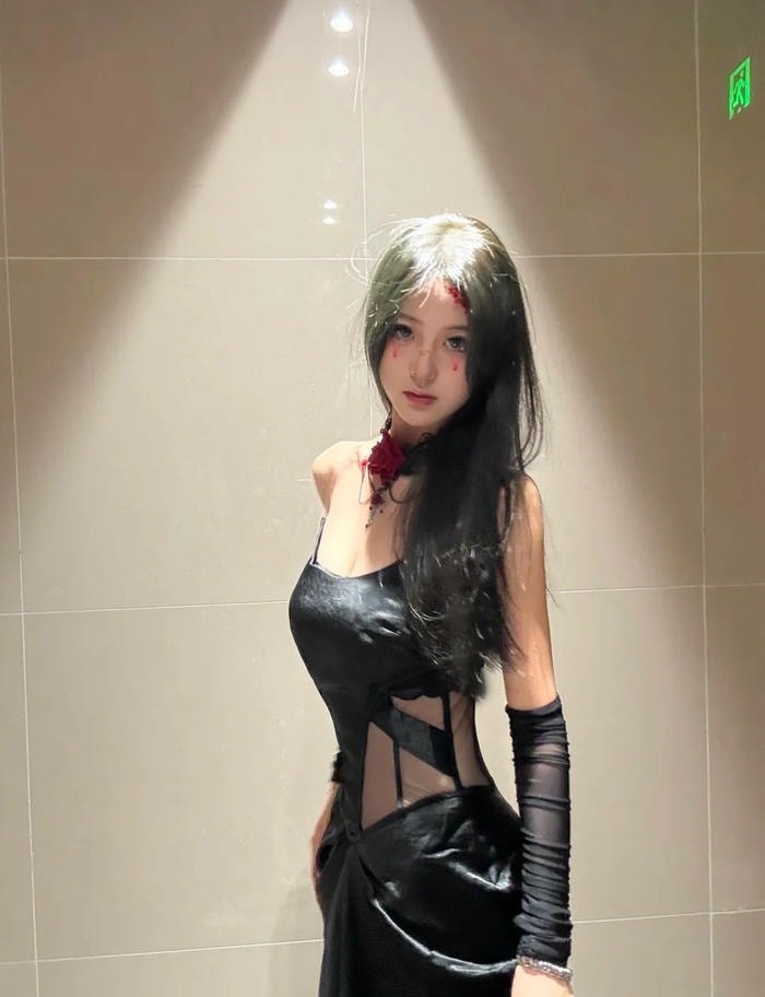 cosplay phù thủy phong cách gothic