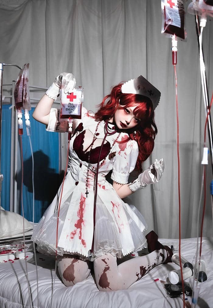 cosplay y tá tươi sáng