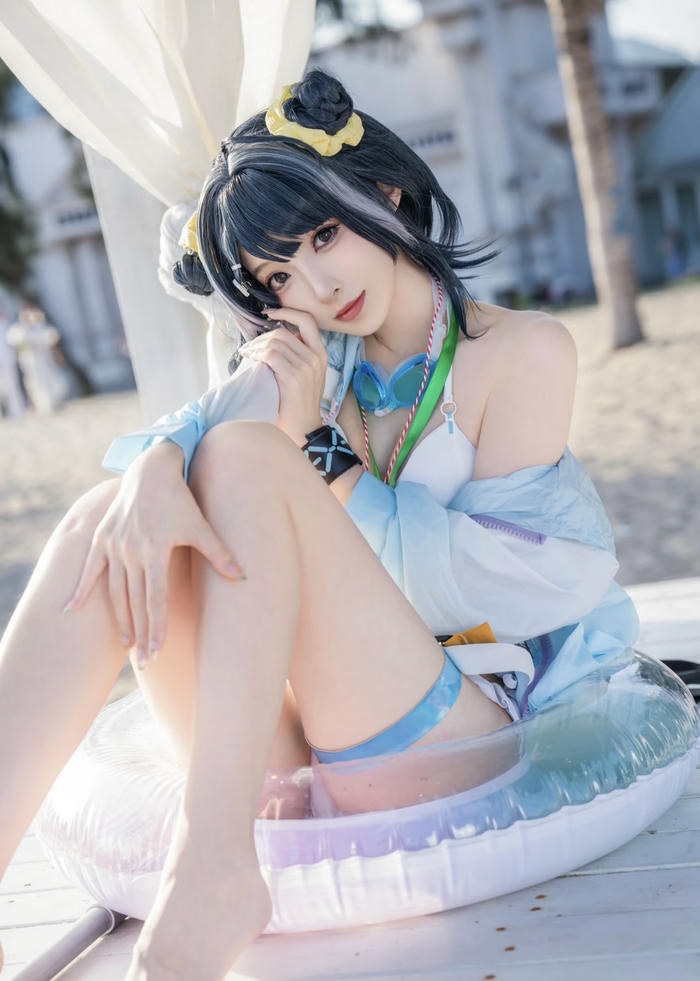 gái cosplay bikini phong cách hiện đại