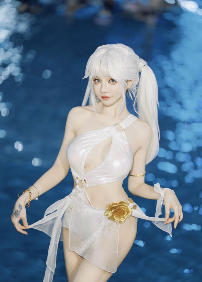 gái xinh cosplay mặc bikini cực gợi cảm