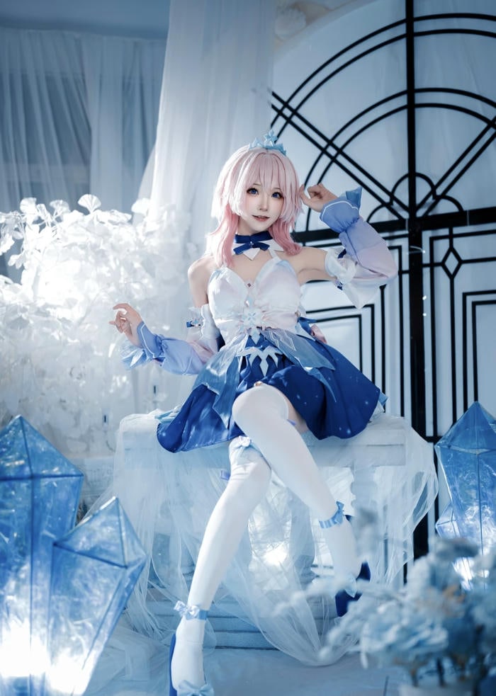 gái xinh cosplay nhân vật game