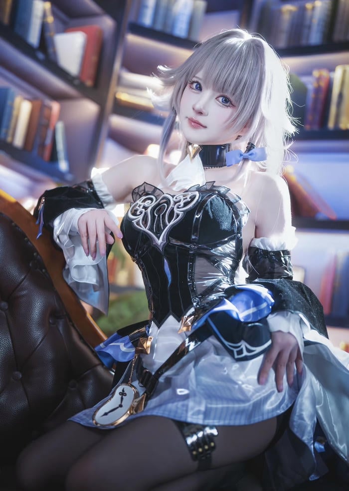 gái xinh cosplay thần thái cuốn hút