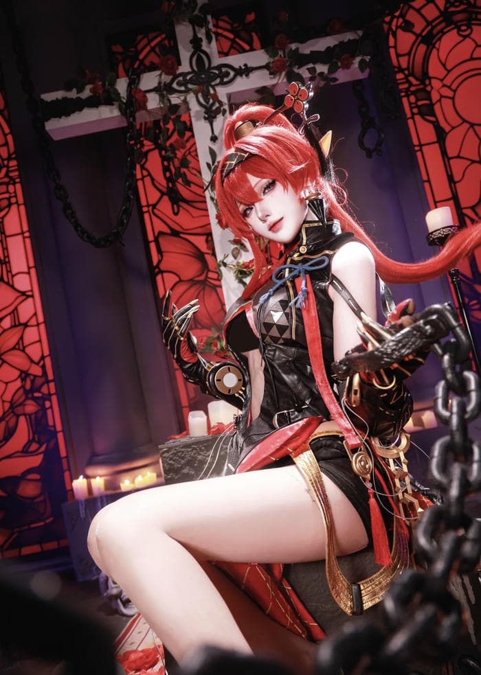 hình cosplay anime nữ ánh sáng tự nhiên