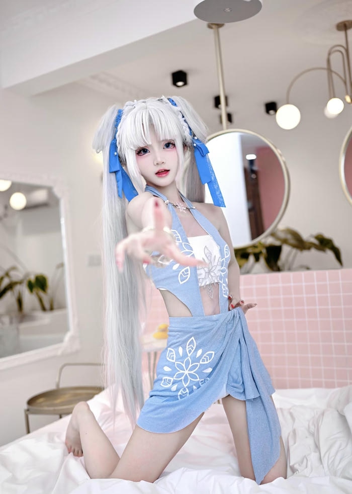 hình cosplay anime nữ thần quyến rũ