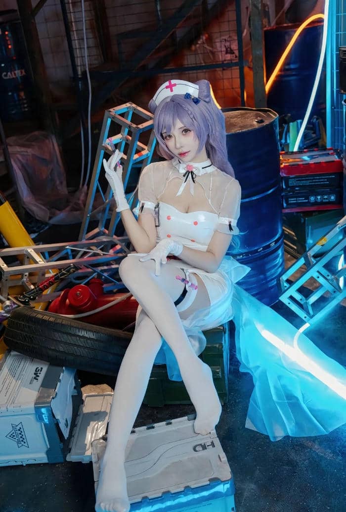 hình cosplay anime y tá