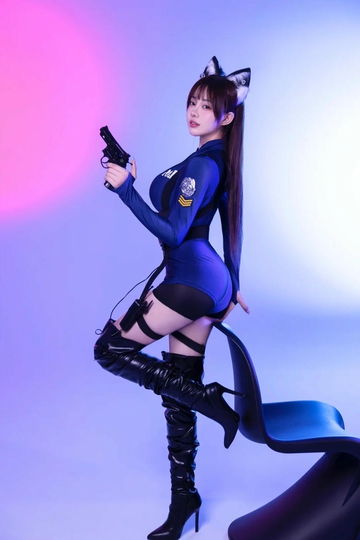 hình cosplay cảnh sát đẹp