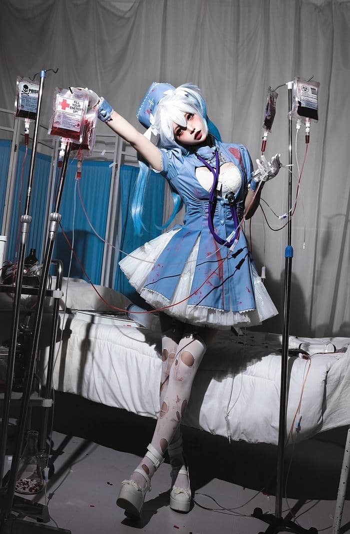 hình cosplay y tá aesthetic
