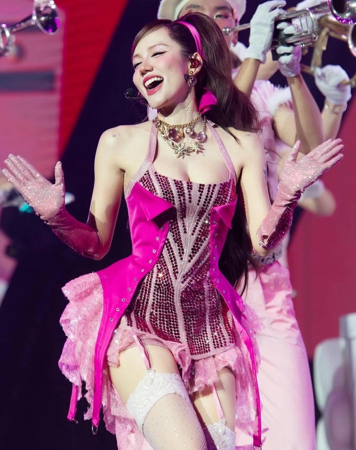 ảnh phương ly sexy quyến rũ lạ mắt