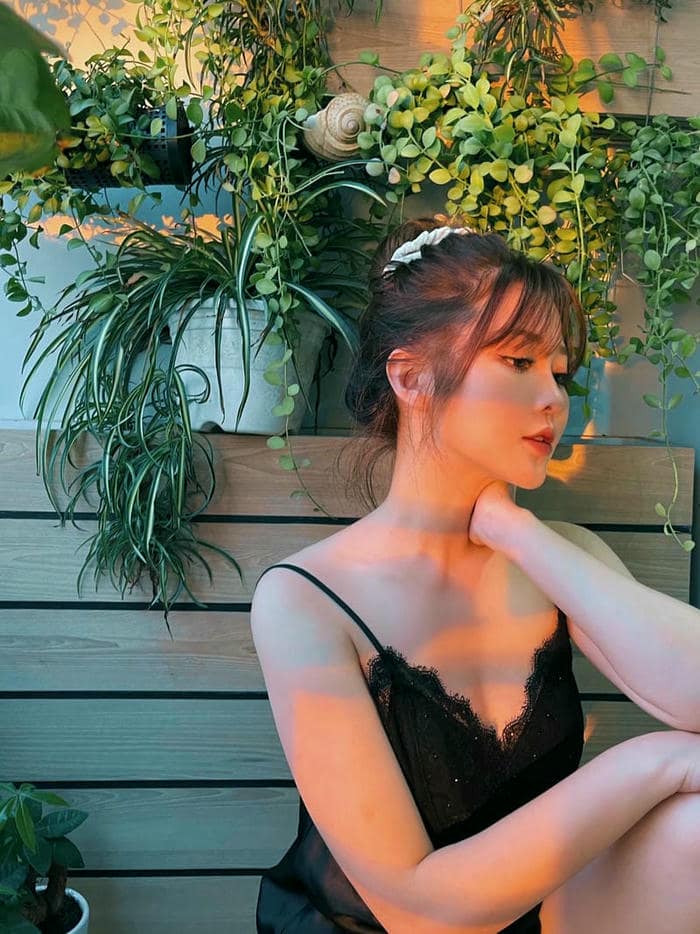 ảnh ribi sachi sexy ánh nhìn quyến rũ