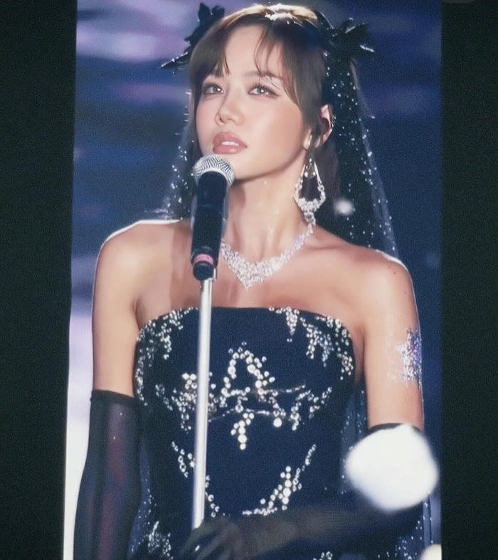 hình ảnh phương ly sexy hiện đại