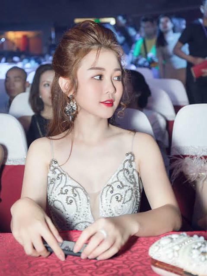 hình ảnh ribi sachi sexy ánh sáng đẹp