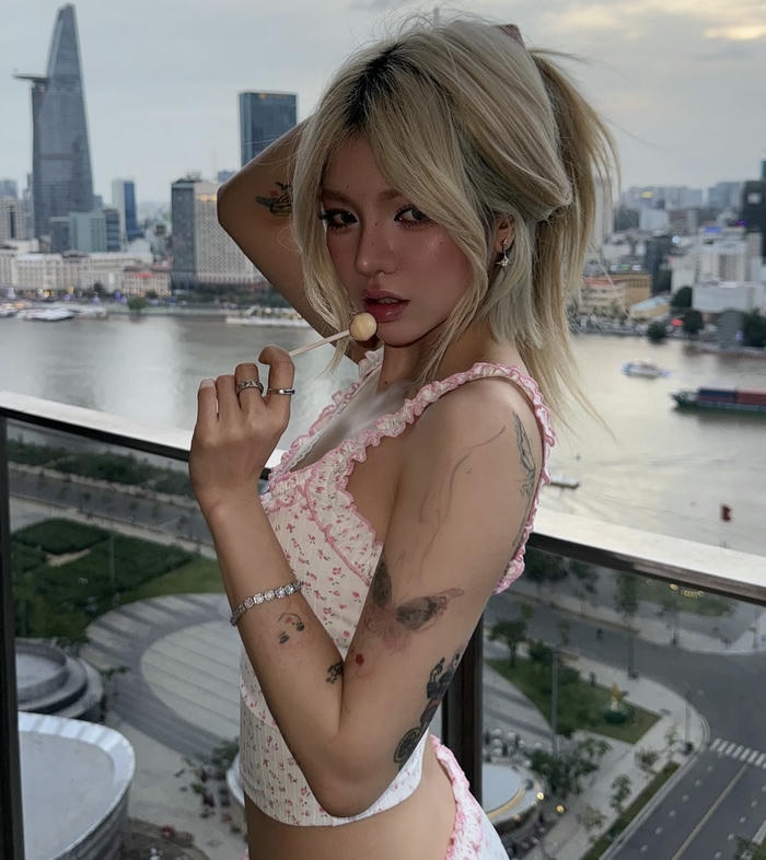 ảnh ciin bùi thảo ly sexy nhẹ nhàng