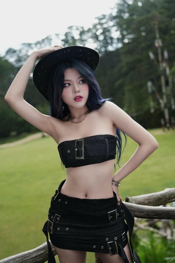 ảnh reency ngô sexy gợi cảm tự nhiên