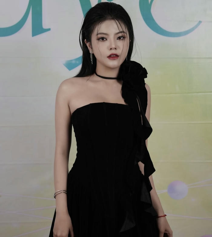 ảnh reency ngô sexy nổi bật nhẹ