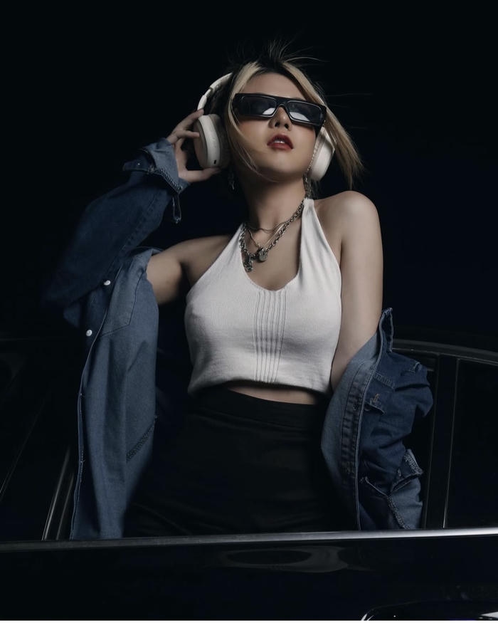 hình ảnh reency ngô sexy hài hòa