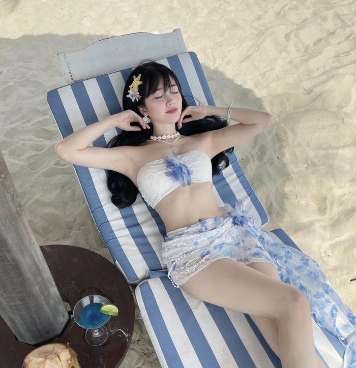 hình ảnh vũ thị khánh huyền bikini nổi bật